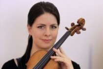 Deutsche Violinistin Anna Sophie Dauenhauer in der Philharmonie Köln (© Thomas Brill)